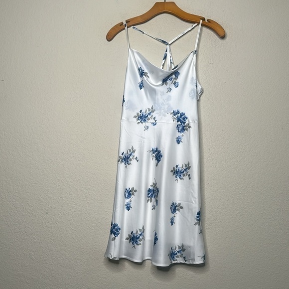 NWT Abercrombie & Fitch Satin Cowl Neck Slip Mini Dress Floral Blue Size small - Picture 4 of 10